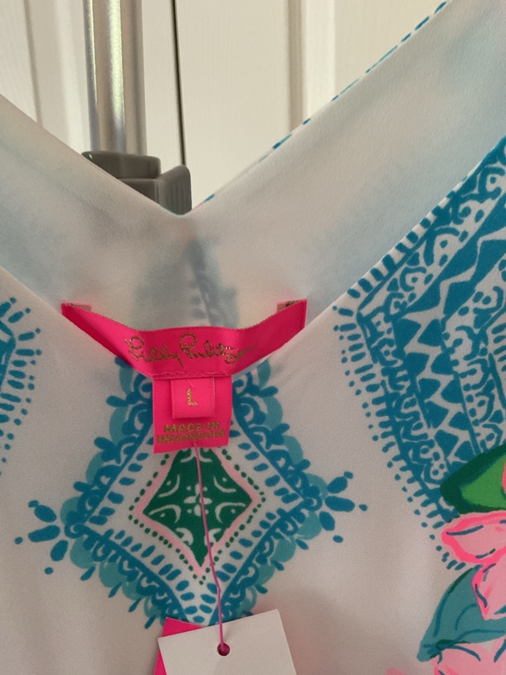 Lilly Pulitzer Sleeveless V-Neck Floral Print Tank Top in Pink & Blue - Picture 3 of 5